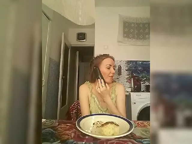 Live sex webcam photo for Alenushka888 #241493464