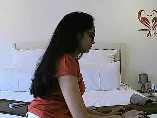 Live sex webcam photo for DirtySnowball #241234061