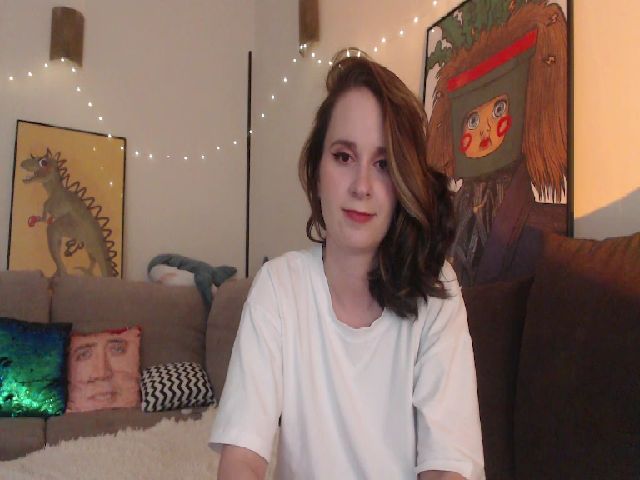 Live sex webcam photo for LizzyPeach #252275793