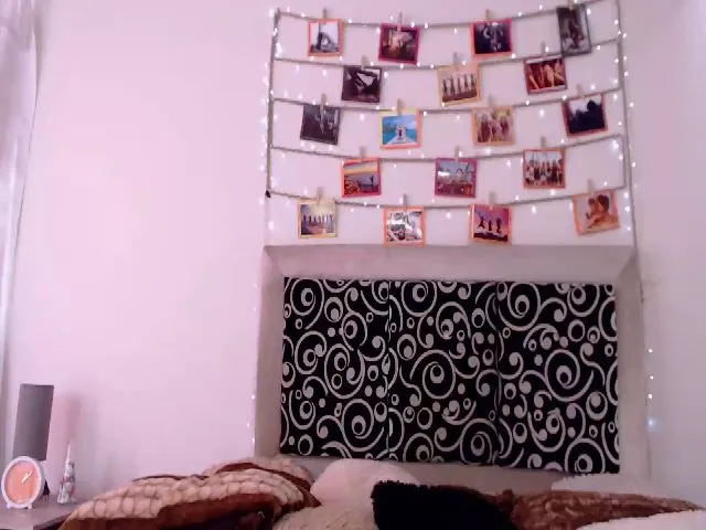 Live sex webcam photo for Litlecapricex #264949738