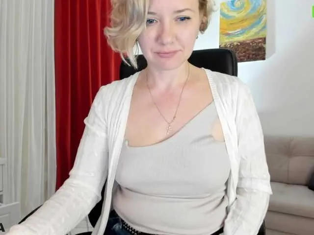 Live sex webcam photo for Colette1W #241202975