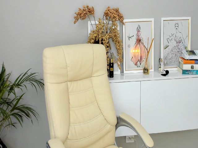 Live sex webcam photo for CrissMiss #253167030