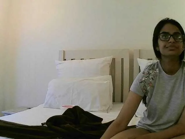 Live sex webcam photo for DirtySnowball #241302101