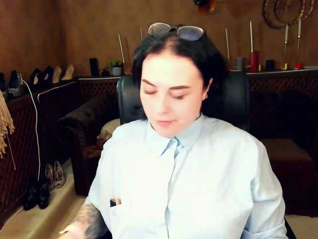 Live sex webcam photo for PollyMur #252243480