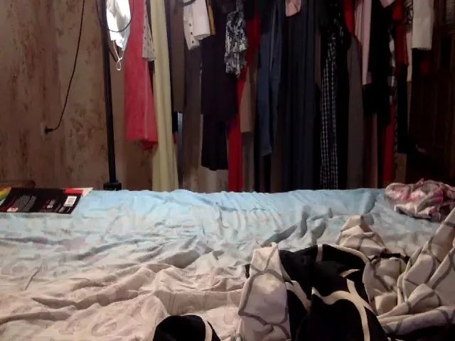 Live sex webcam photo for JolyBoss #265575429