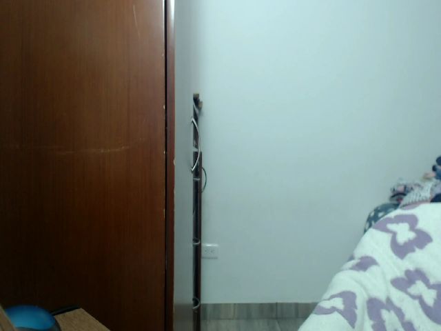 Live sex webcam photo for squirtx_hott #261032153