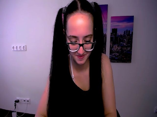 Live sex webcam photo for RebekaJo #263571595