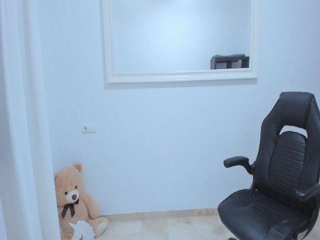 Live sex webcam photo for LivM_ #264776902