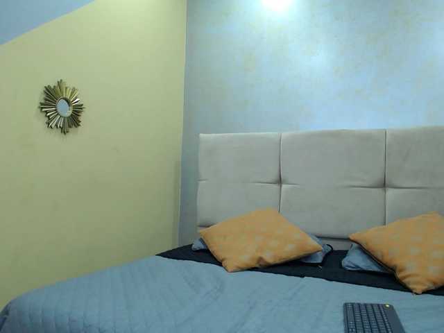 Live sex webcam photo for Jipsya #261339577