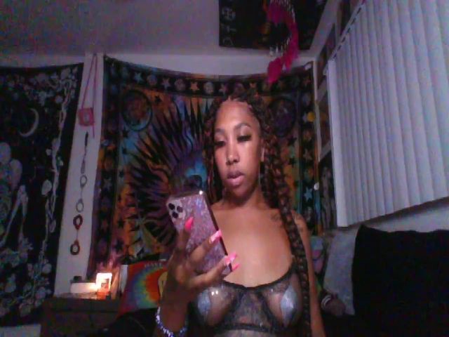 Live sex webcam photo for hennyhoneypot #259042618