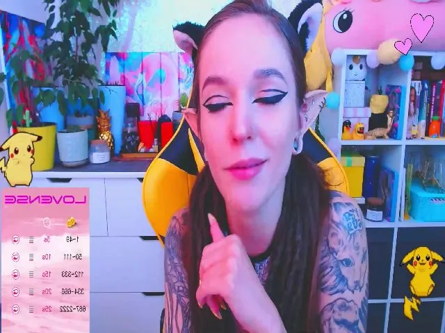 Live sex webcam photo for JinjerMoon #254144688
