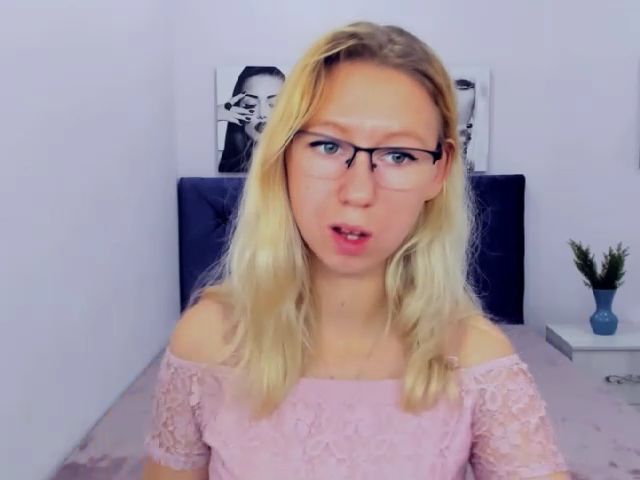 Live sex webcam photo for LizaSwan #254079899