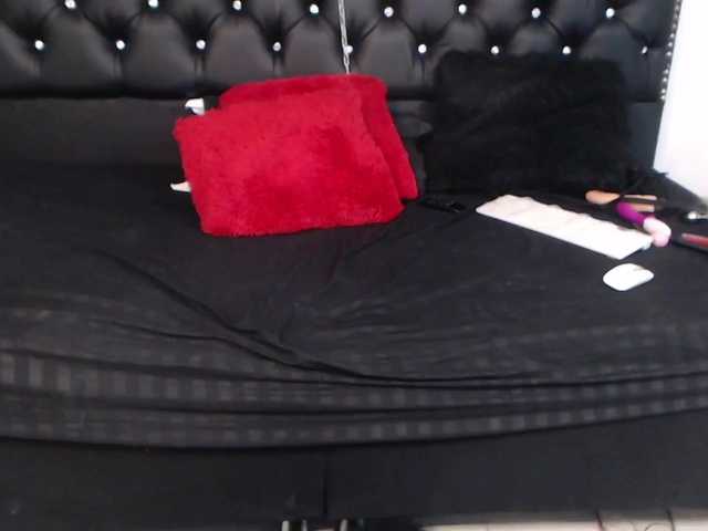 Live sex webcam photo for FaryhRamirez #241180426