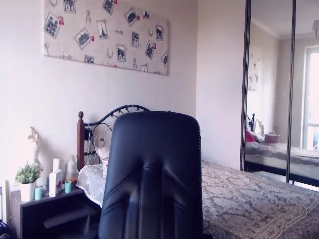 Live sex webcam photo for Jayne_XOXO #264244922