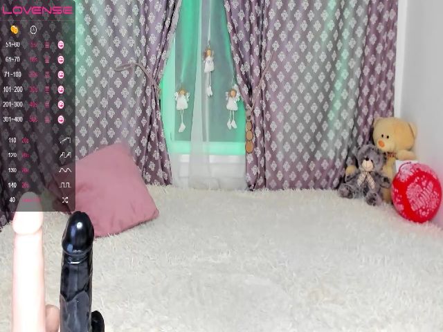 Live sex webcam photo for MadissonKiss #259258010