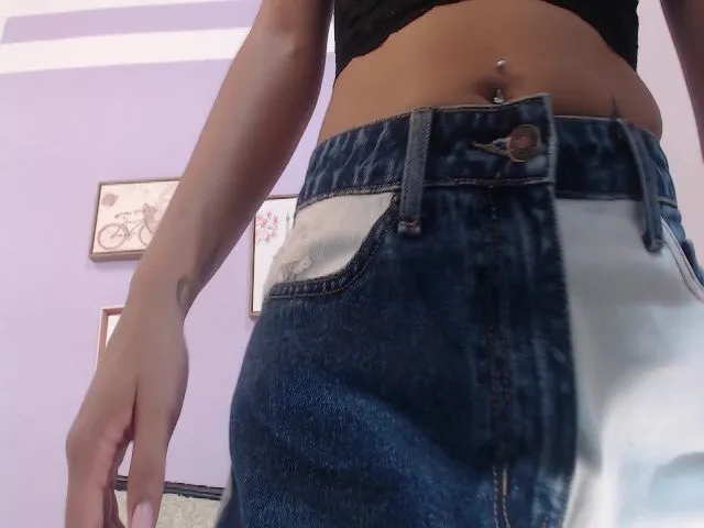 Live sex webcam photo for STORMY_FOXX #262392263