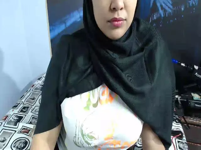 Live sex webcam photo for Shalyn_ #252377576