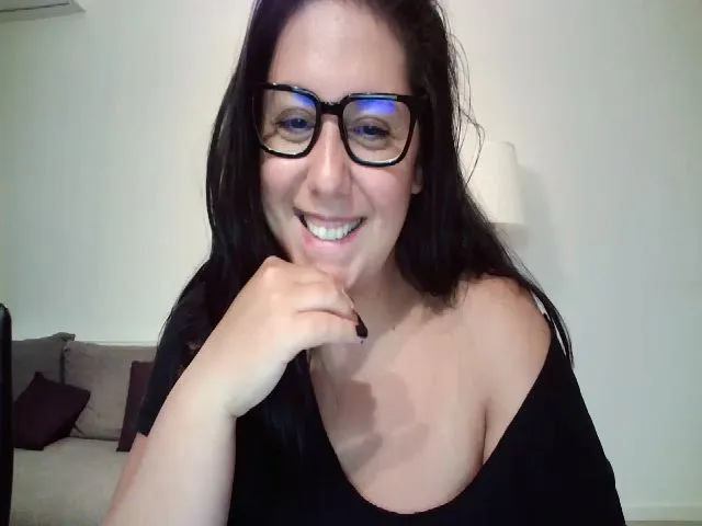Live sex webcam photo for SILKYWOMAN #254559792