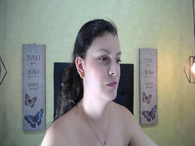 Live sex webcam photo for Ambar_sex10 #287852895