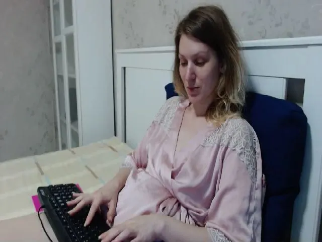 Live sex webcam photo for GlamyWife #262897642