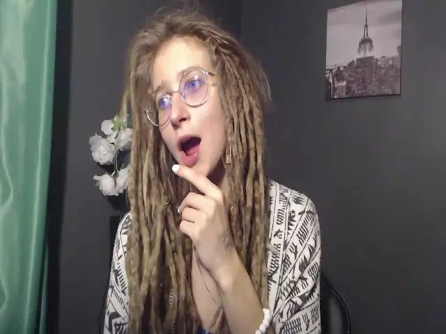 Live sex webcam photo for KINKYkeira #264738057