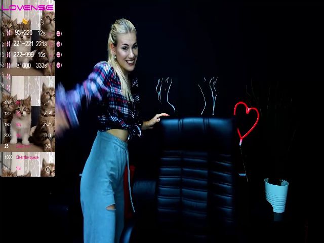 Live sex webcam photo for LiliManchest #260108064