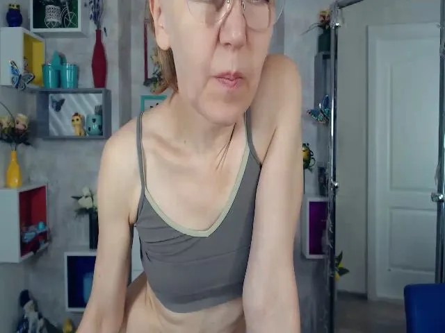 Live sex webcam photo for Greybunny #263033906