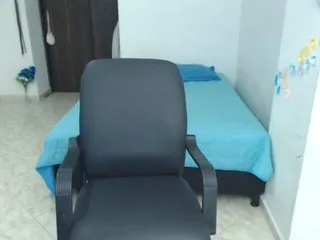 Live sex webcam photo for karinahotson1 #240817689