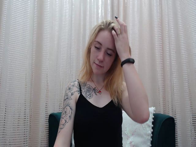 Live sex webcam photo for RedBerryy #260473679