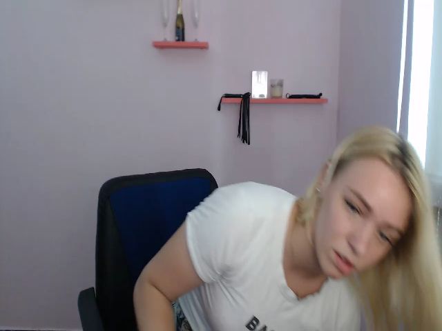 Live sex webcam photo for KetiLove_ #261194692