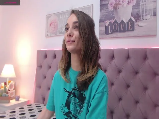Live sex webcam photo for JessiBenz #263257548