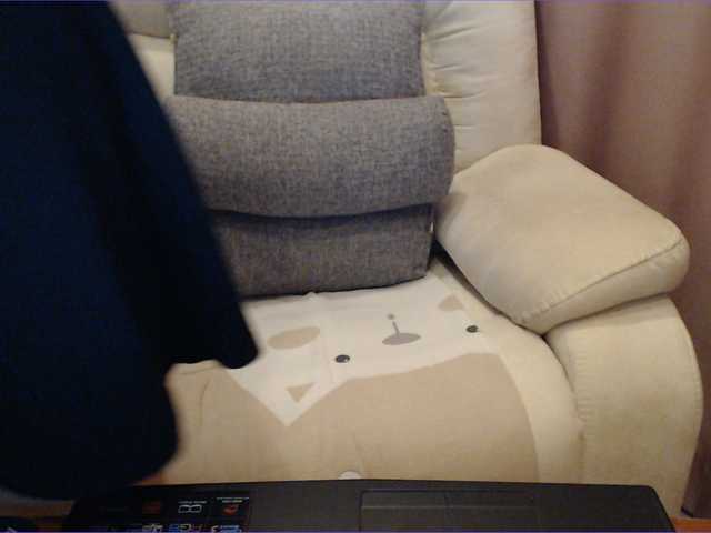 Live sex webcam photo for sweetdreams10 #241436231