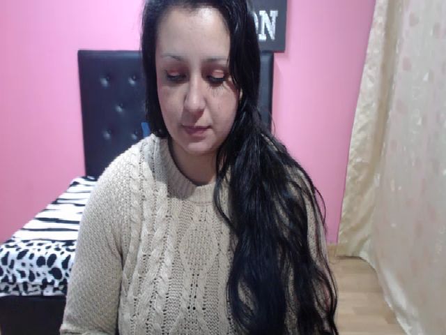 Live sex webcam photo for Orianafox #252997810