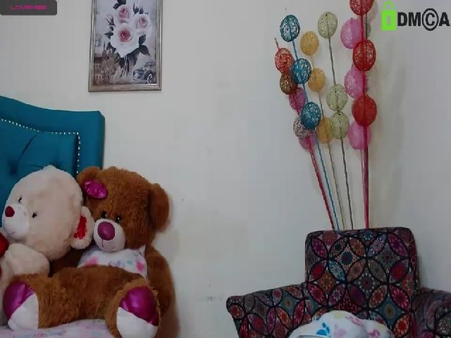 Live sex webcam photo for Lily_Baudinx #254363062