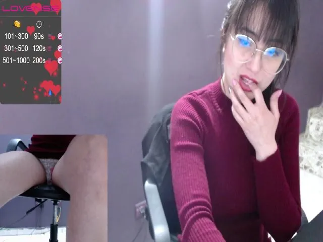 Live sex webcam photo for Charlotte_3x #256904097