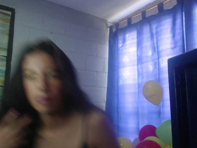 Live sex webcam photo for zoe-barnet #250976059