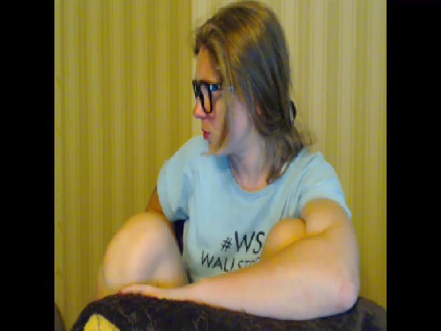 Live sex webcam photo for A_Girlie #253085533