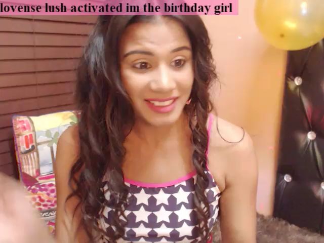 Live sex webcam photo for PARADISEQEEN #253609068