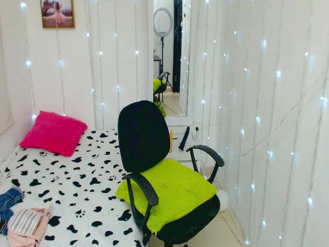 Live sex webcam photo for Soffy_phil #258882781