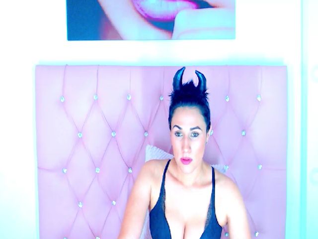 Live sex webcam photo for Amyparkr #258814962