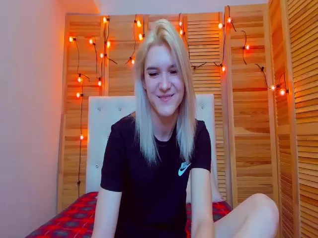 Live sex webcam photo for MarliTes #252975397