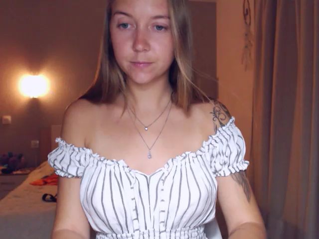 Live sex webcam photo for SylviaOneill #255710991