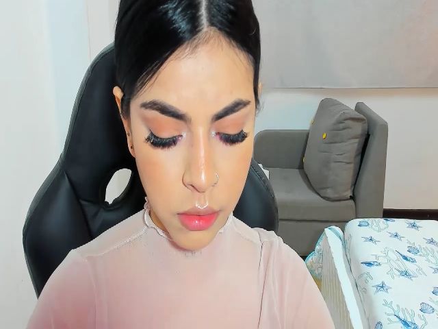 Live sex webcam photo for Miss_kim18 #252715489