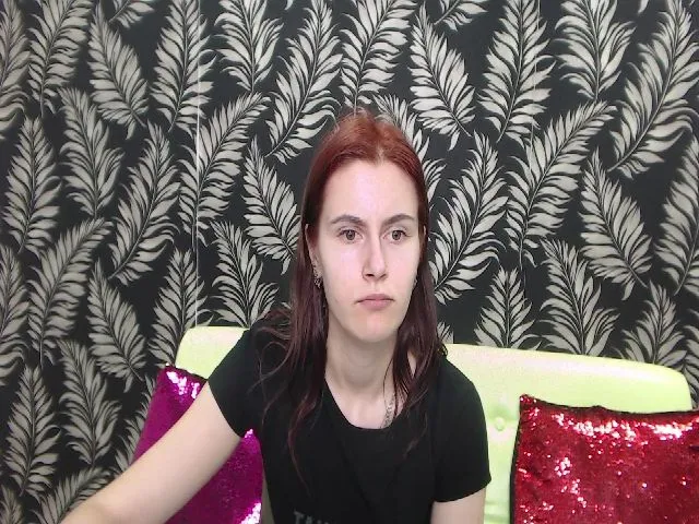 Live sex webcam photo for MollyTravis #257995195