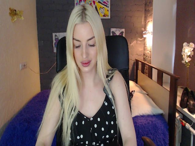 Live sex webcam photo for MilanaOmg #287884373