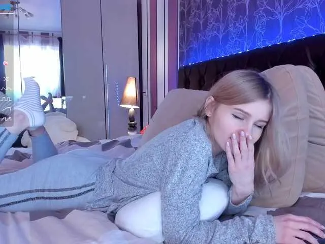 Live sex webcam photo for LesyaPrincess #241121901