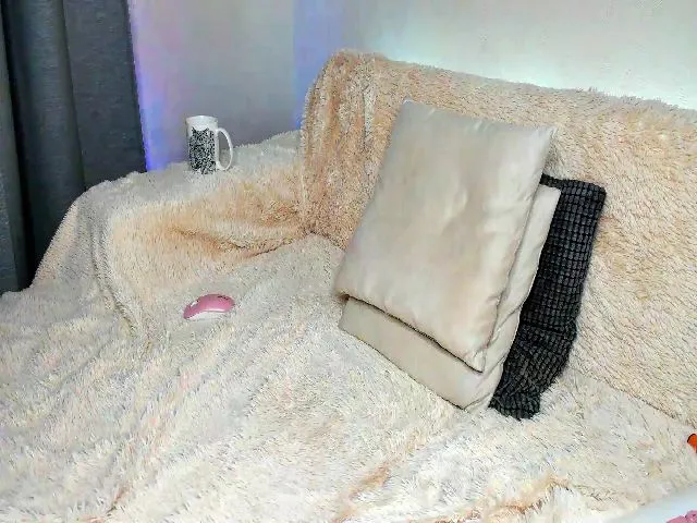 Live sex webcam photo for Urblonde #254038405