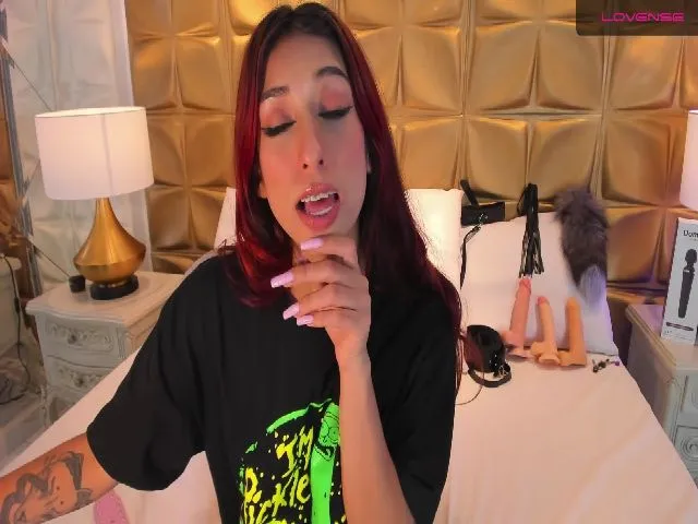 Live sex webcam photo for CandyLaw_ #256321322