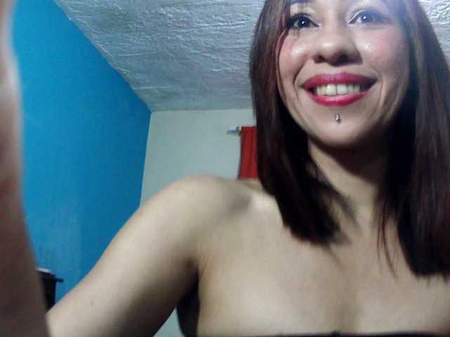 Live sex webcam photo for karolyn-13 #242277520