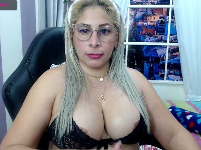 Live sex webcam photo for ThirstyBusty #263231585